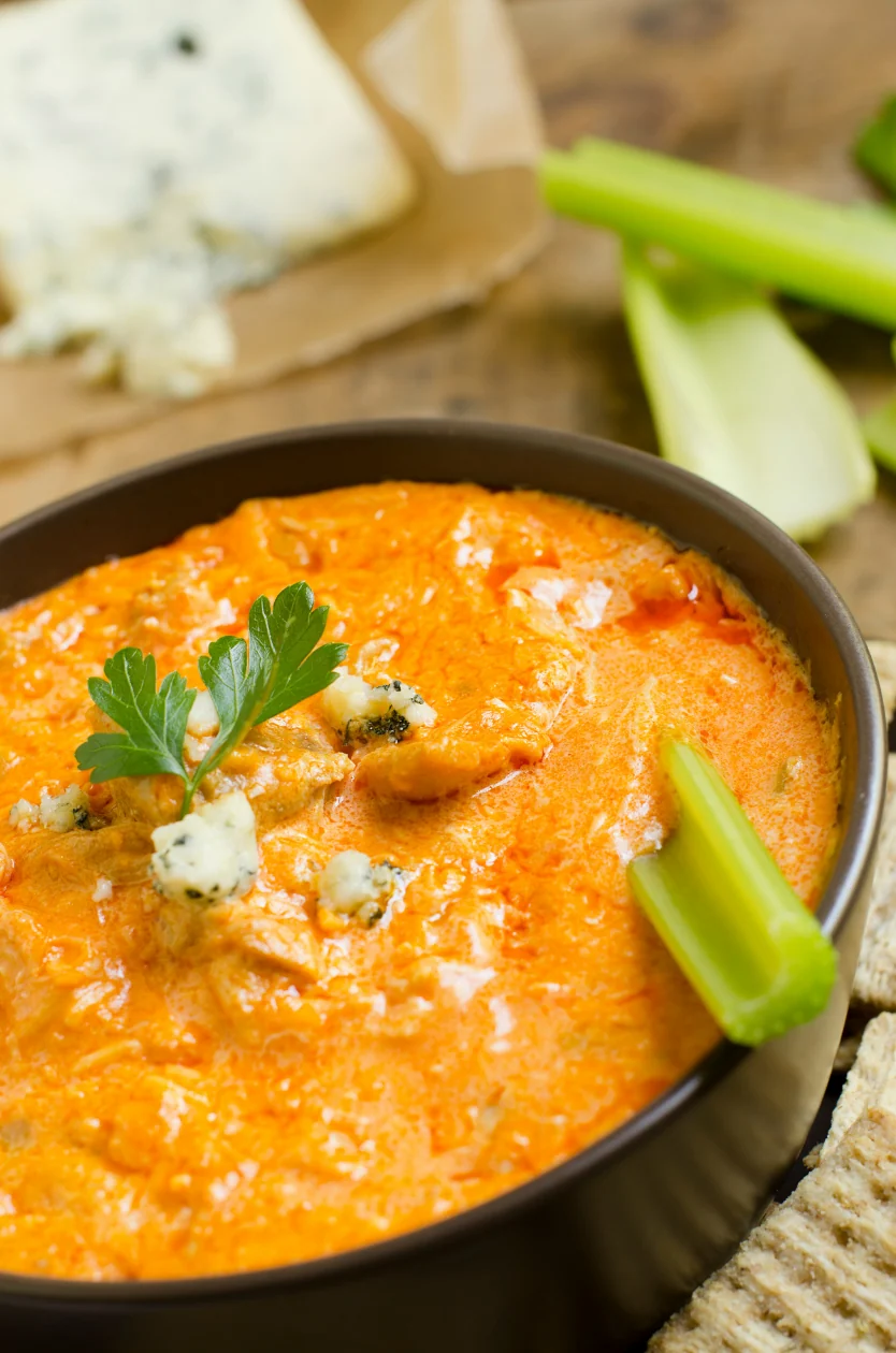 Superbowl Favorites: Slow'N'Low Buffalo Chicken Dip